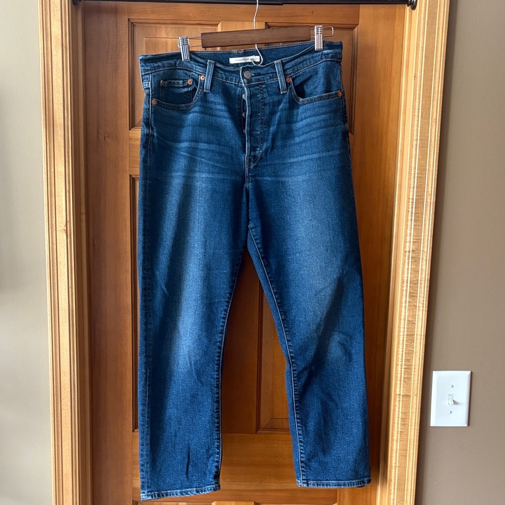 Levi's Dark Blue Wedgie Straight ankle Jeans